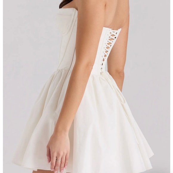 House of CB Kristiana Strapless Stretch Cotton Cocktail Minidress - Picture 3 of 4